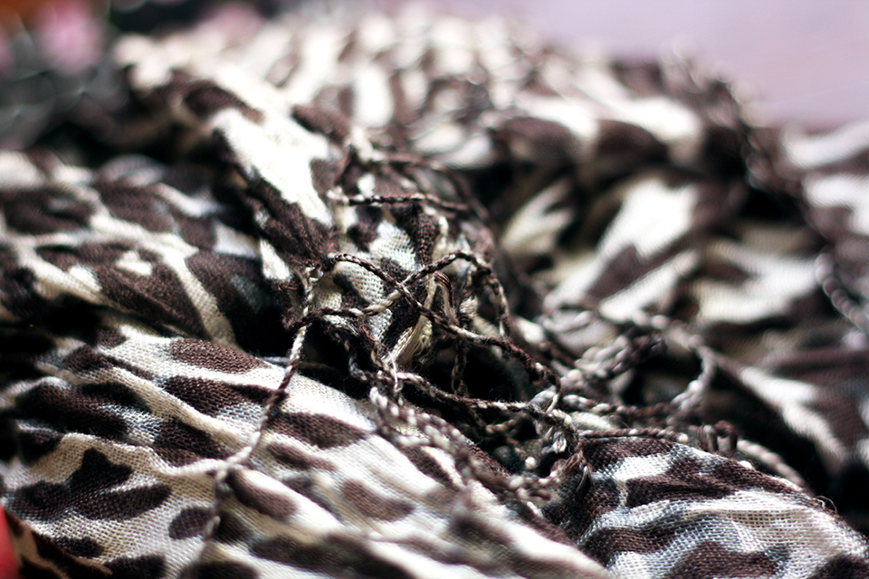 souvenirs-thailande-foulard-soie-coton-leopard